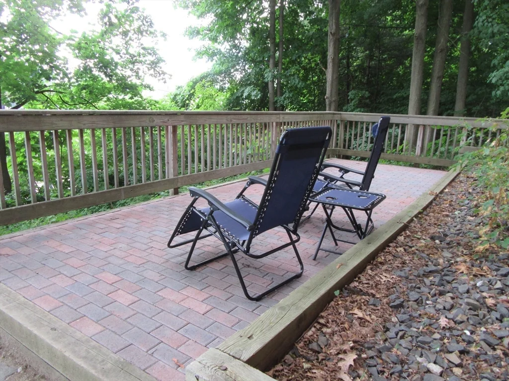 2 bed, 1 bath apartment for rent at 91 Crescent St Unit 8, Northampton — photo 10 of 11