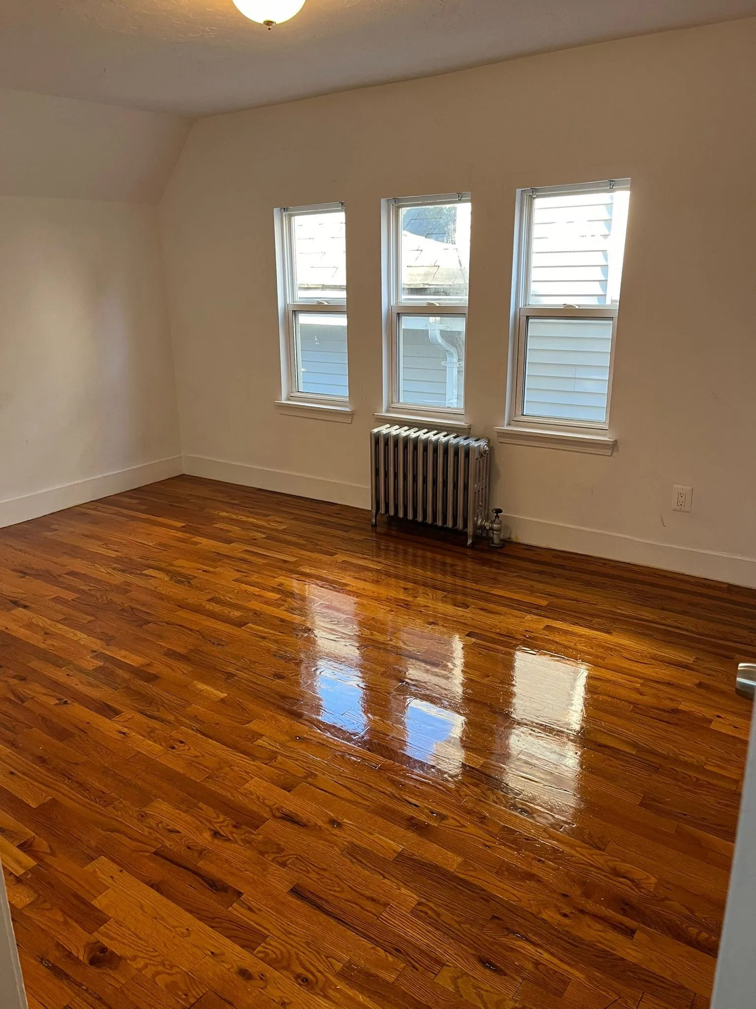 3 bed, 1 bath apartment for rent at 91 Devon St Unit 3, Roxbury — photo 4 of 8