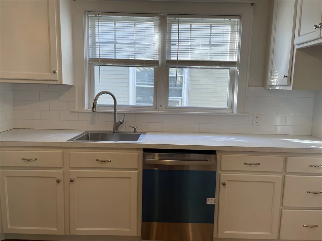 2 bed, 1 bath apartment for rent at 91 Edenfield Unit 1, Watertown — photo 3 of 12