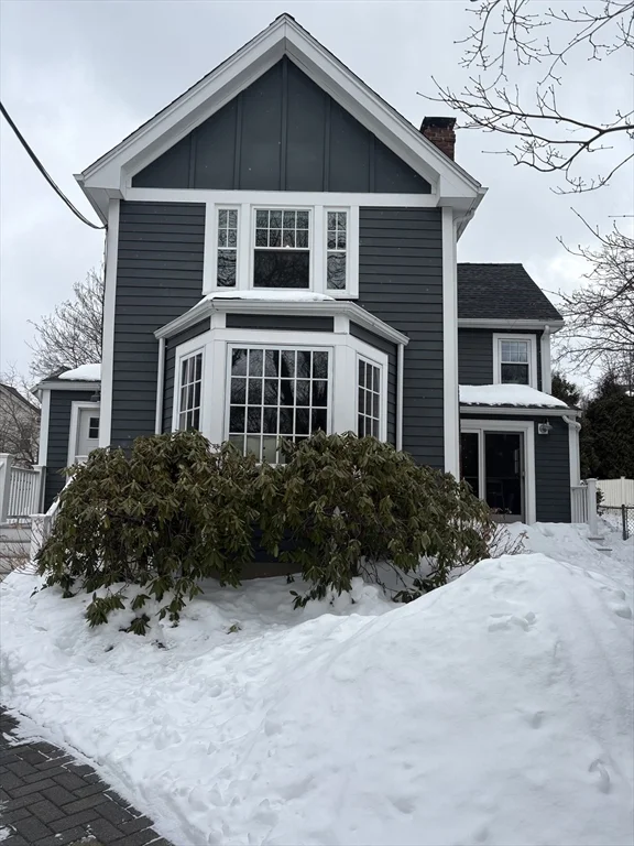 3 bed, 2 bath apartment for rent at 91 Eliot St, Chestnut Hill — photo 1 of 16