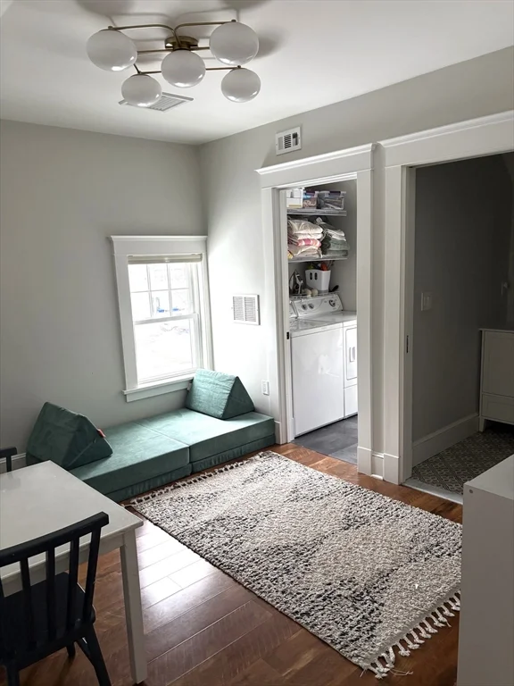 3 bed, 2 bath apartment for rent at 91 Eliot St, Chestnut Hill — photo 11 of 16