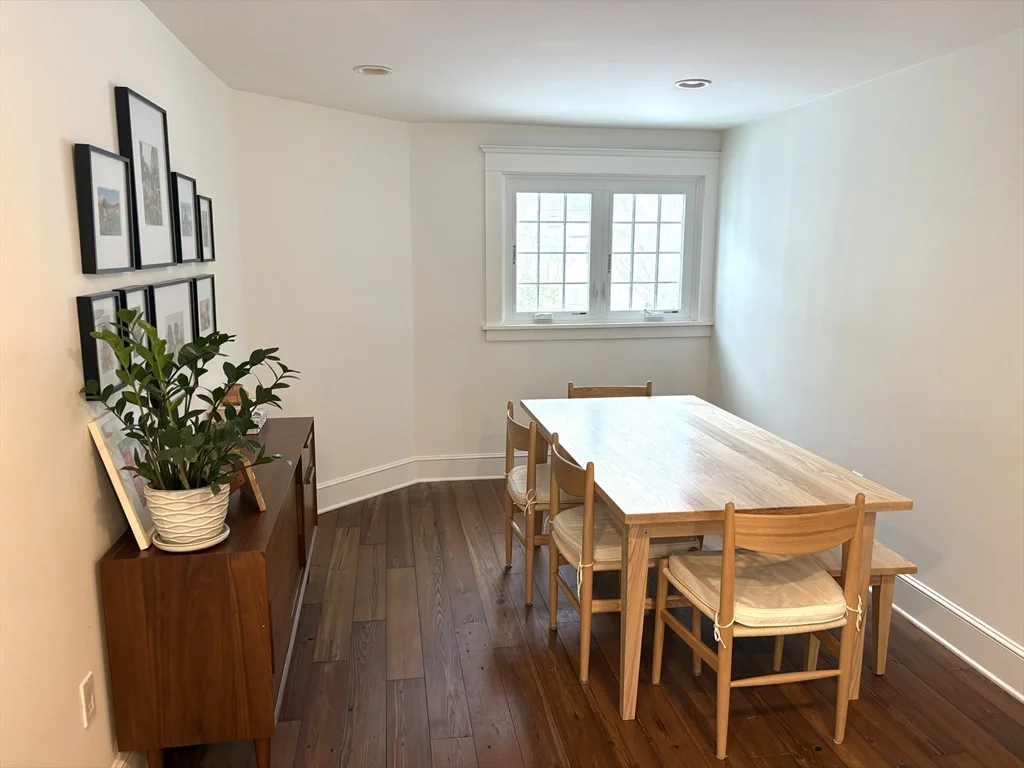 3 bed, 2 bath apartment for rent at 91 Eliot St, Chestnut Hill — photo 8 of 16