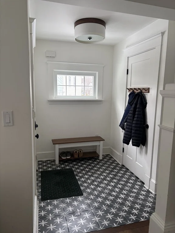 3 bed, 2 bath apartment for rent at 91 Eliot St, Chestnut Hill — photo 2 of 16