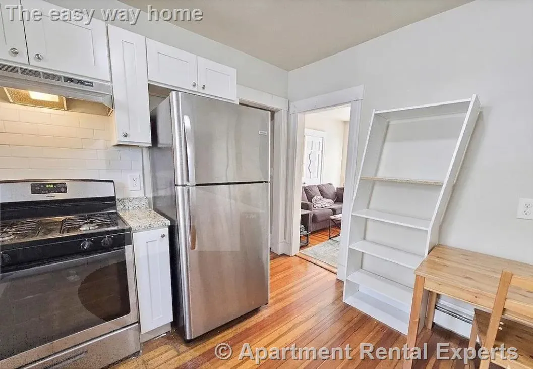 3 bed, 1 bath apartment for rent at 91 Frederick Ave, Tufts — photo 2 of 17