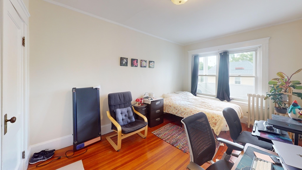 3 bed, 1 bath apartment for rent at 91 Fuller St Unit 3, Coolidge Corner — photo 4 of 8