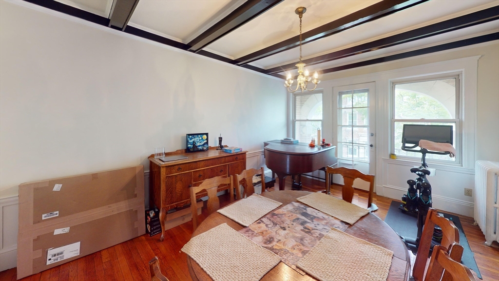 3 bed, 1 bath apartment for rent at 91 Fuller St Unit 3, Coolidge Corner — photo 3 of 8