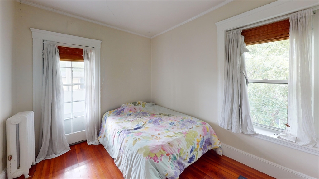 3 bed, 1 bath apartment for rent at 91 Fuller St Unit 3, Coolidge Corner — photo 5 of 8