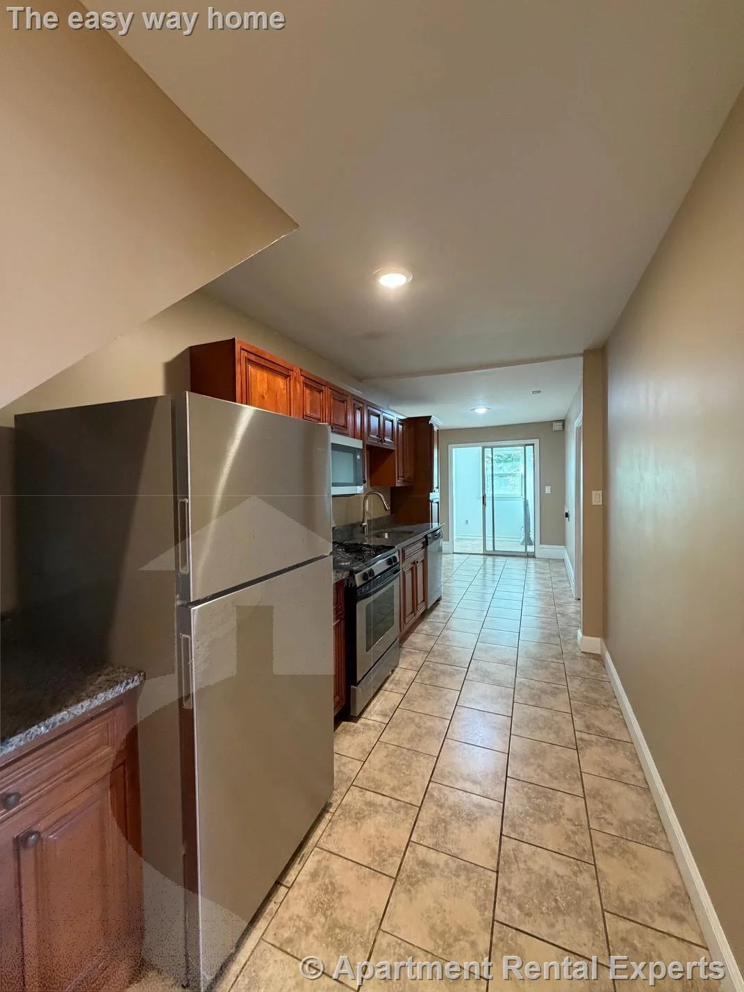 3 bed, 1 bath apartment for rent at 91 Glen St Unit 2, Sullivan Square — photo 3 of 13