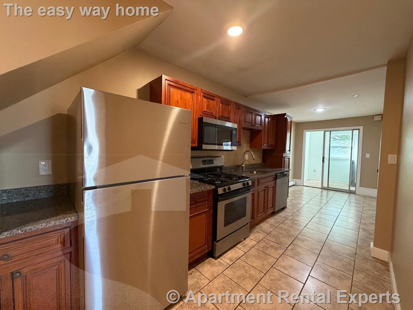 3 bed, 1 bath apartment for rent at 91 Glen St Unit 2, Sullivan Square — photo 2 of 13
