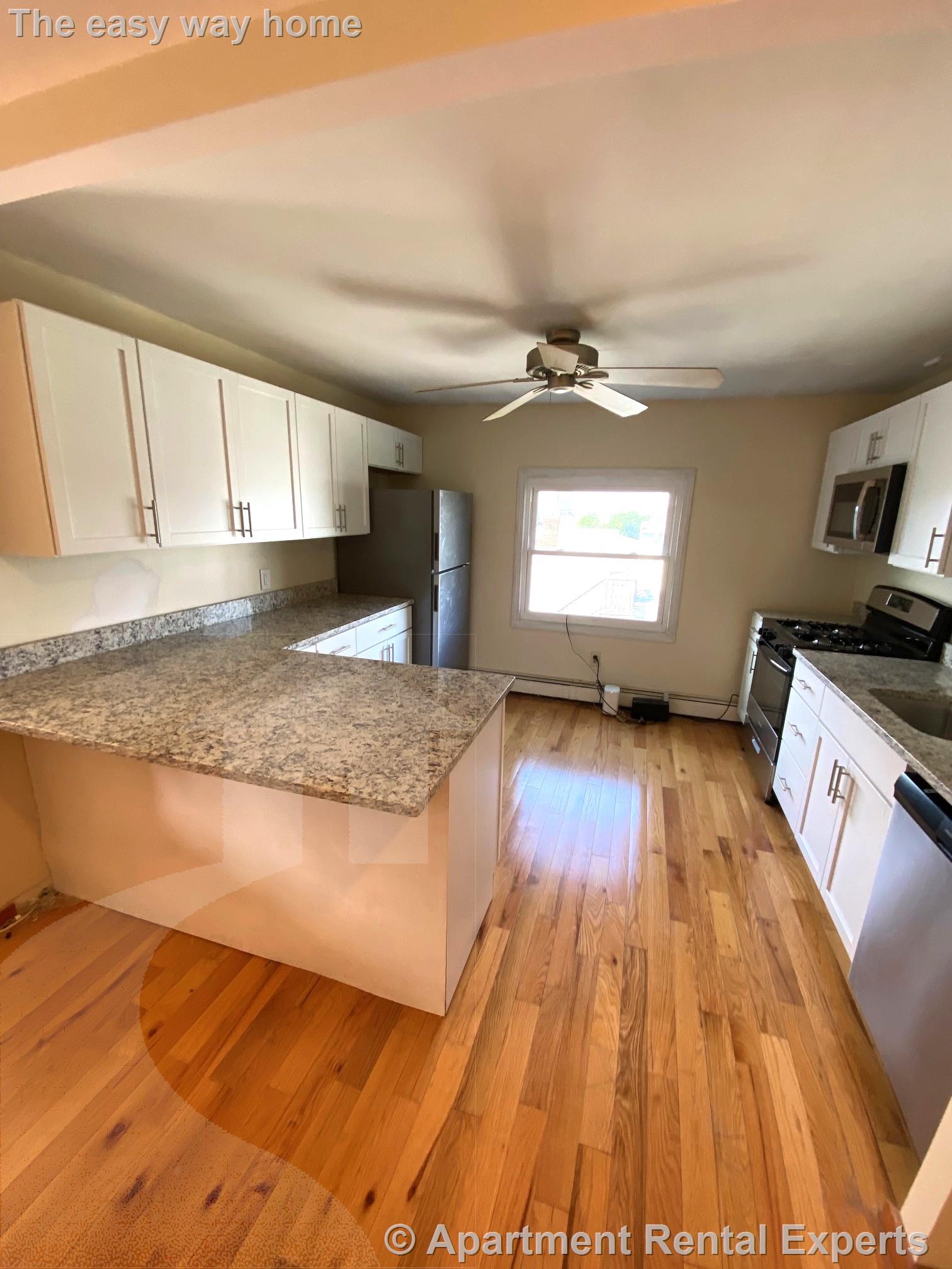 3 bed, 1 bath apartment for rent at 91 Glen St Unit 3, Sullivan Square — photo 3 of 16