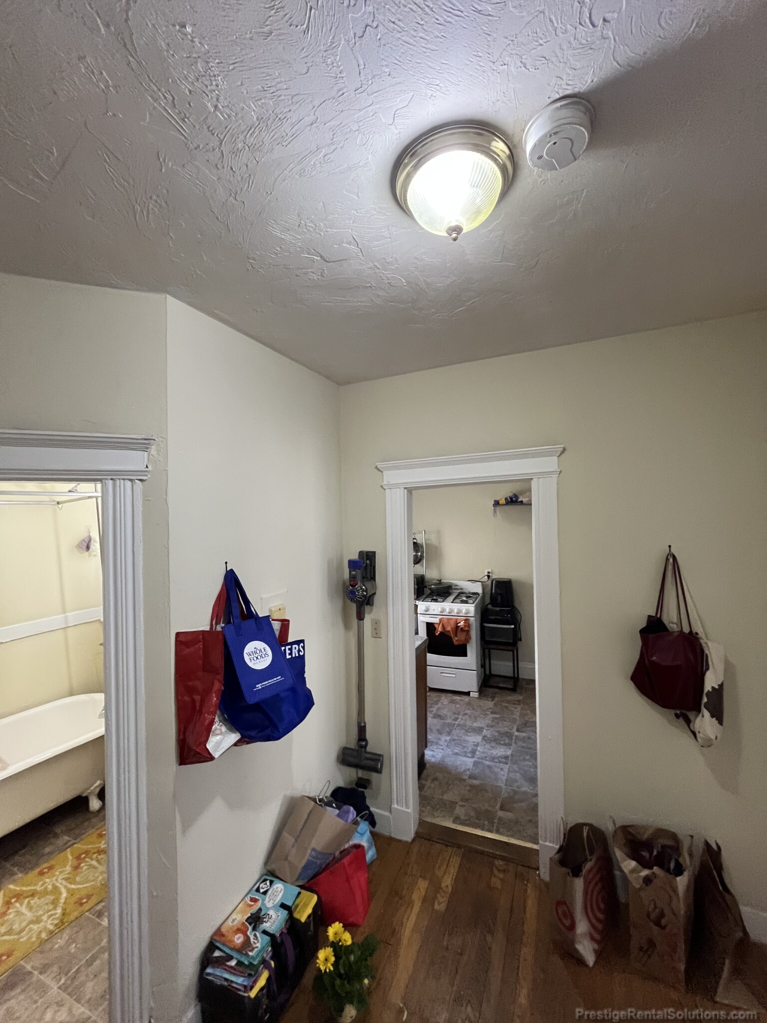 1 split bed, 1 bath apartment for rent at 91 Gordon St Unit 12, Brighton