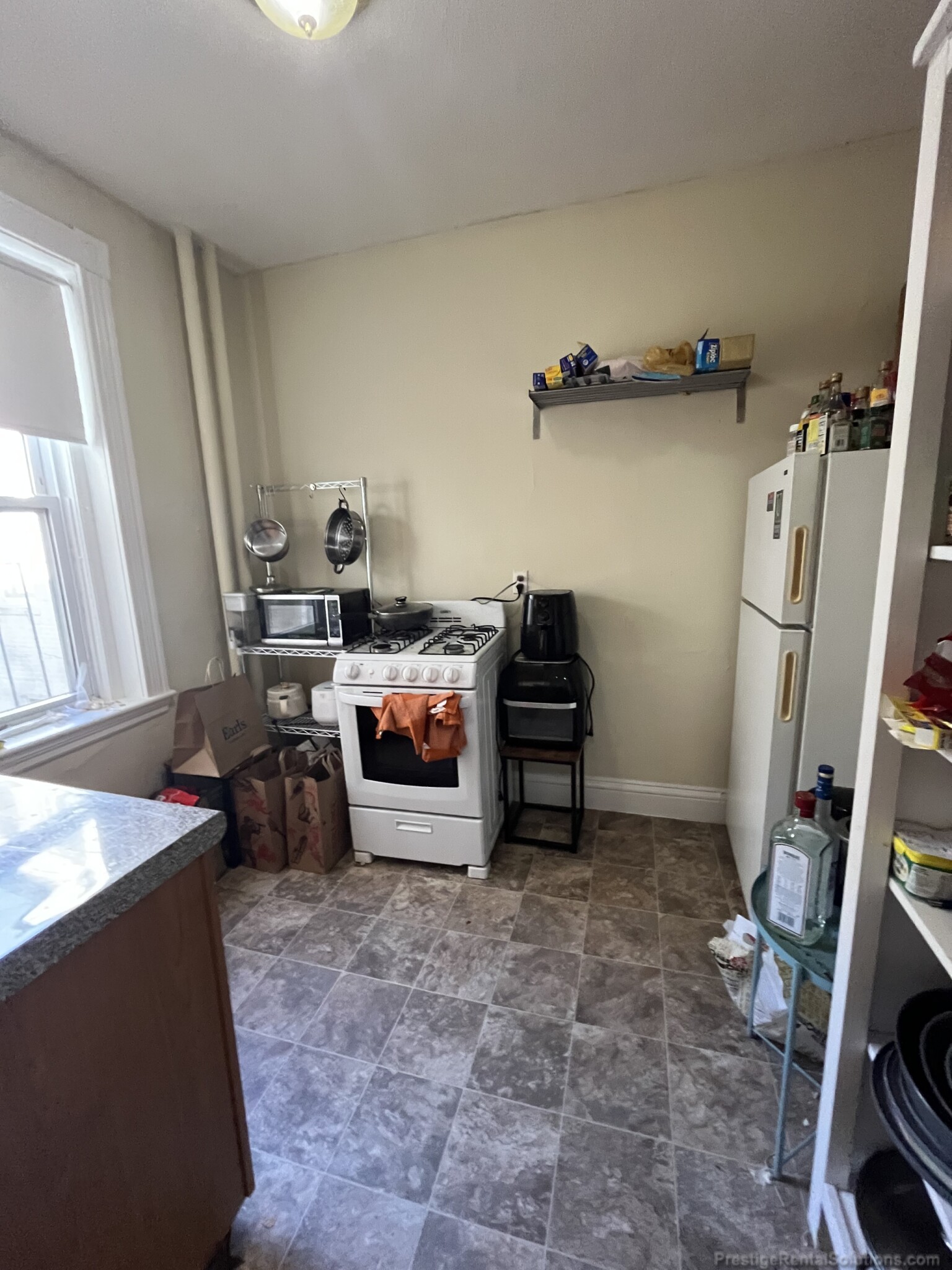 1 split bed, 1 bath apartment for rent at 91 Gordon St Unit 12, Brighton — photo 6 of 9