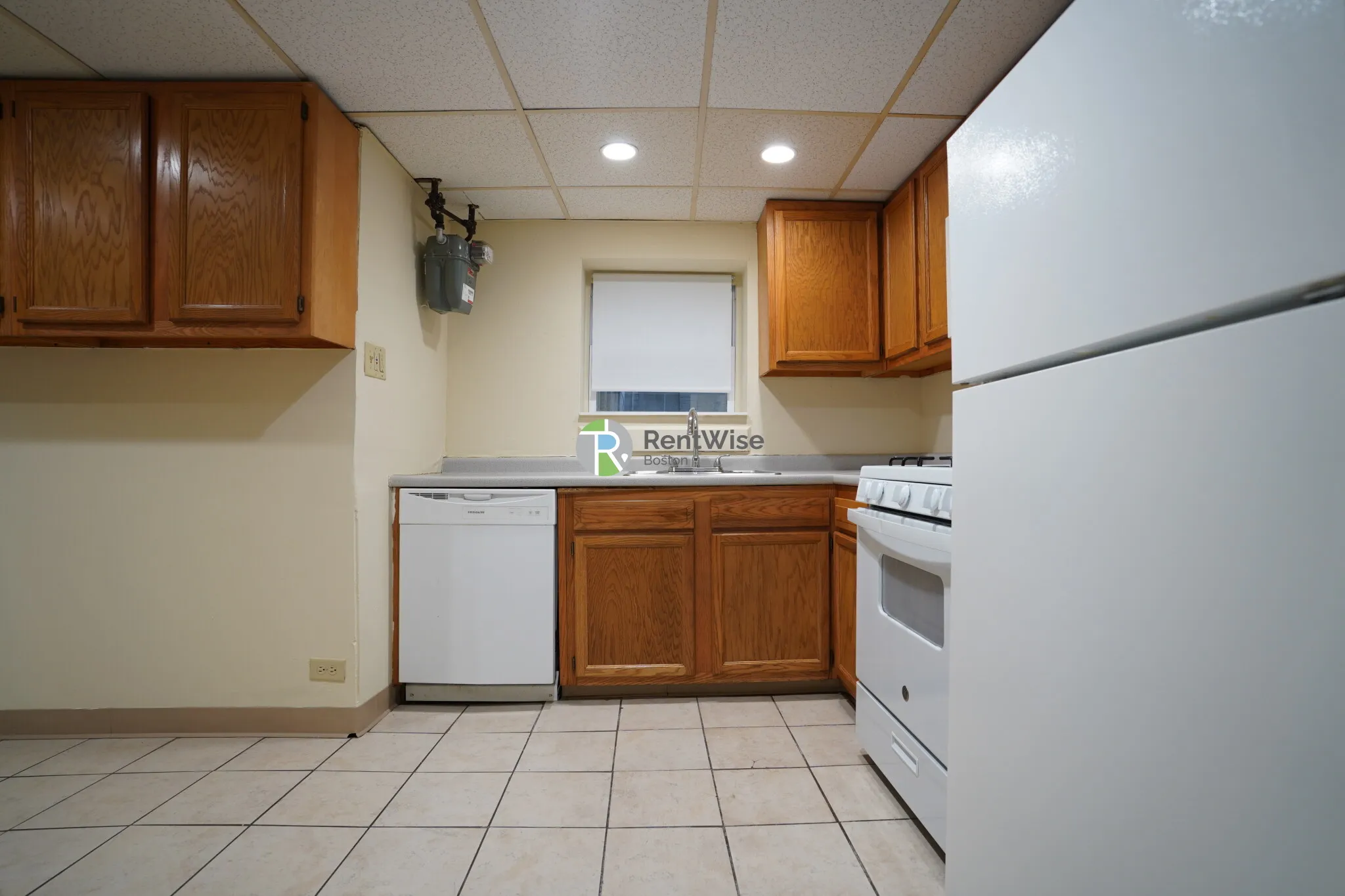 3 bed, 1 bath apartment for rent at 91 Gordon St Unit 20a, Brighton — photo 4 of 21