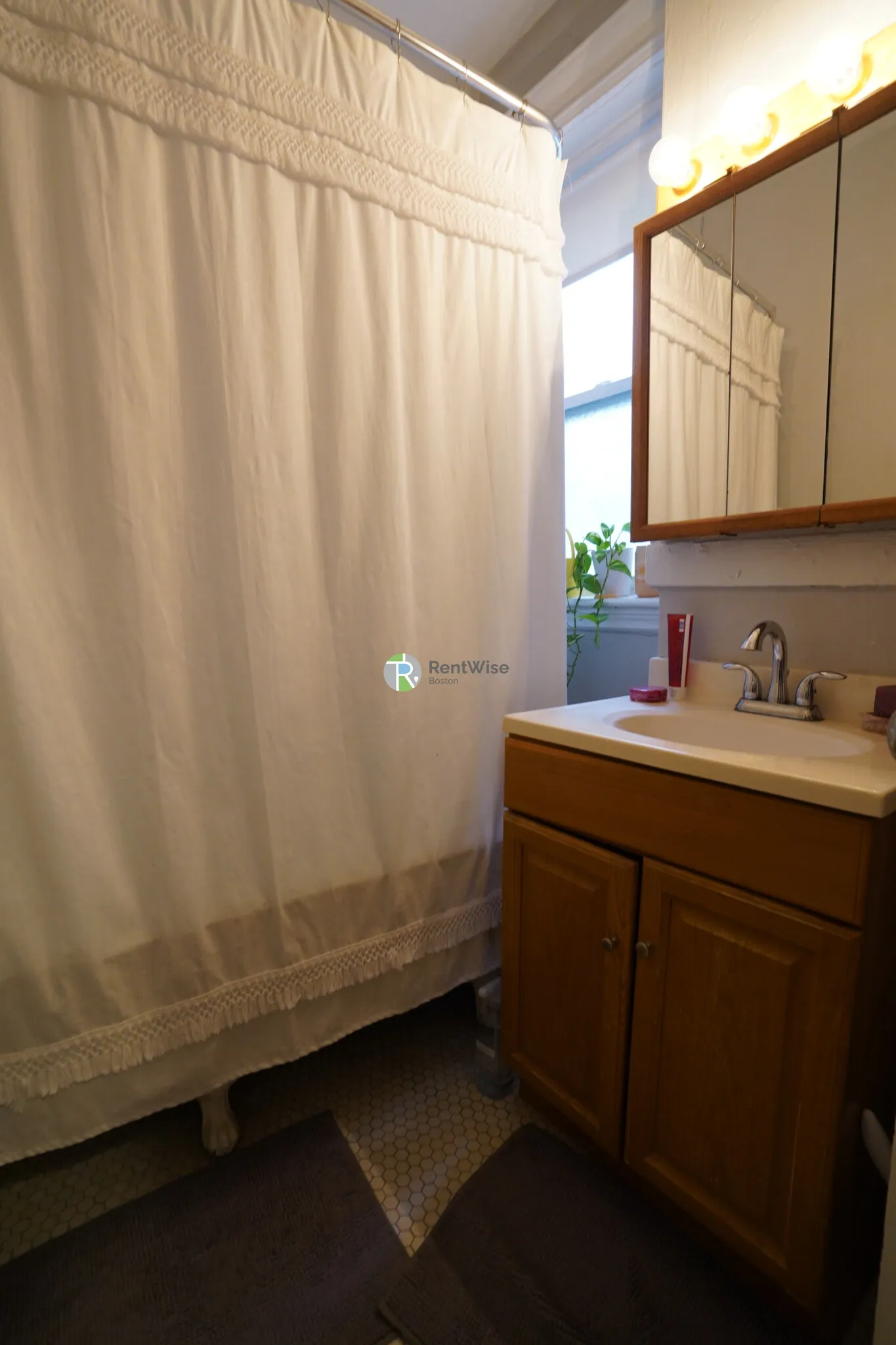 1 bed, 1 bath apartment for rent at 91 Gordon St Unit 6, Brighton — photo 11 of 16