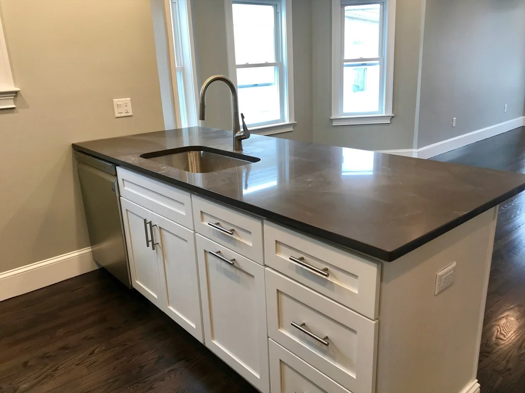 3 bed, 2 bath apartment for rent at 91 Grant St Unit 3, Assembly Square — photo 3 of 20