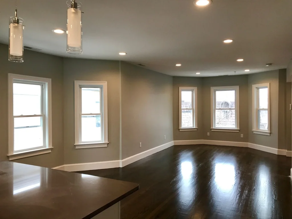 3 bed, 2 bath apartment for rent at 91 Grant St Unit 3, Assembly Square — photo 4 of 20