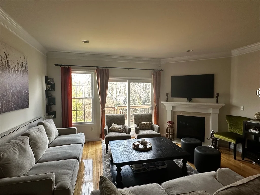 2 bed, 3 bath apartment for rent at 91 Kendall Unit 91, Bedford — photo 4 of 24