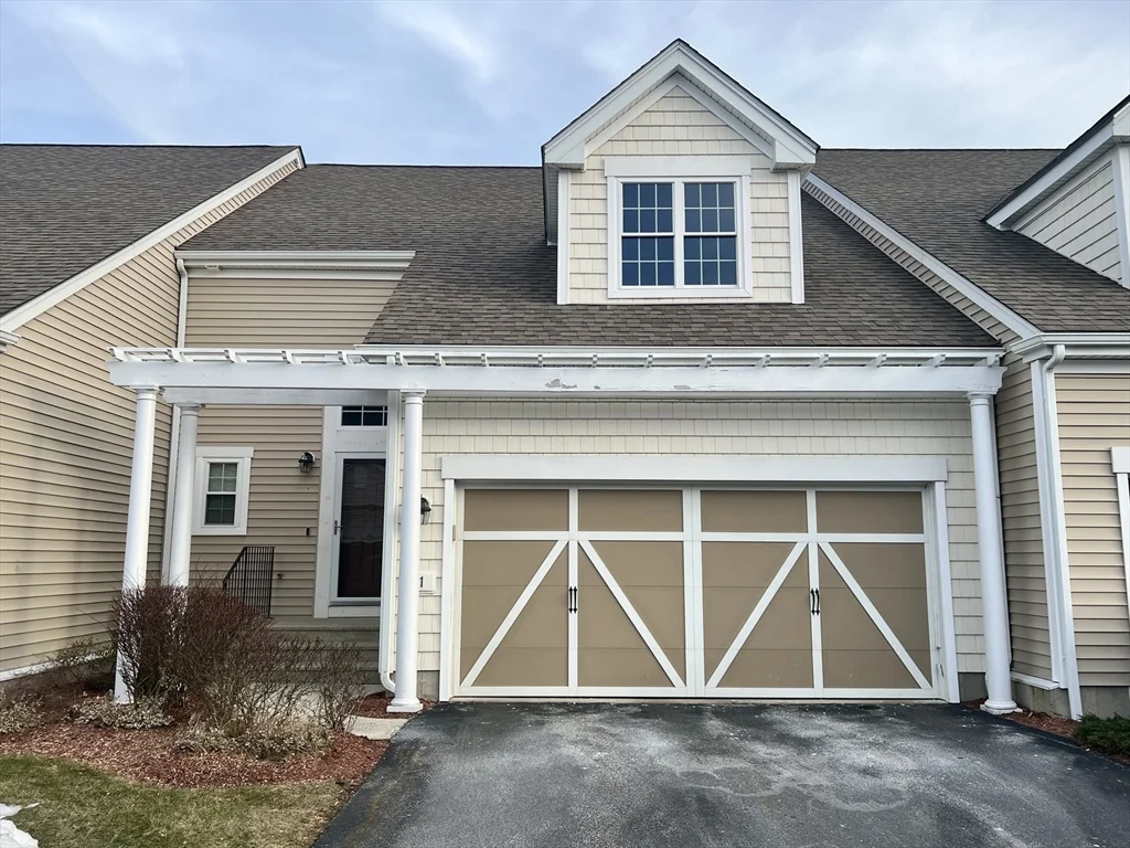 2 bed, 3 bath apartment for rent at 91 Kendall Unit 91, Bedford — photo 1 of 24