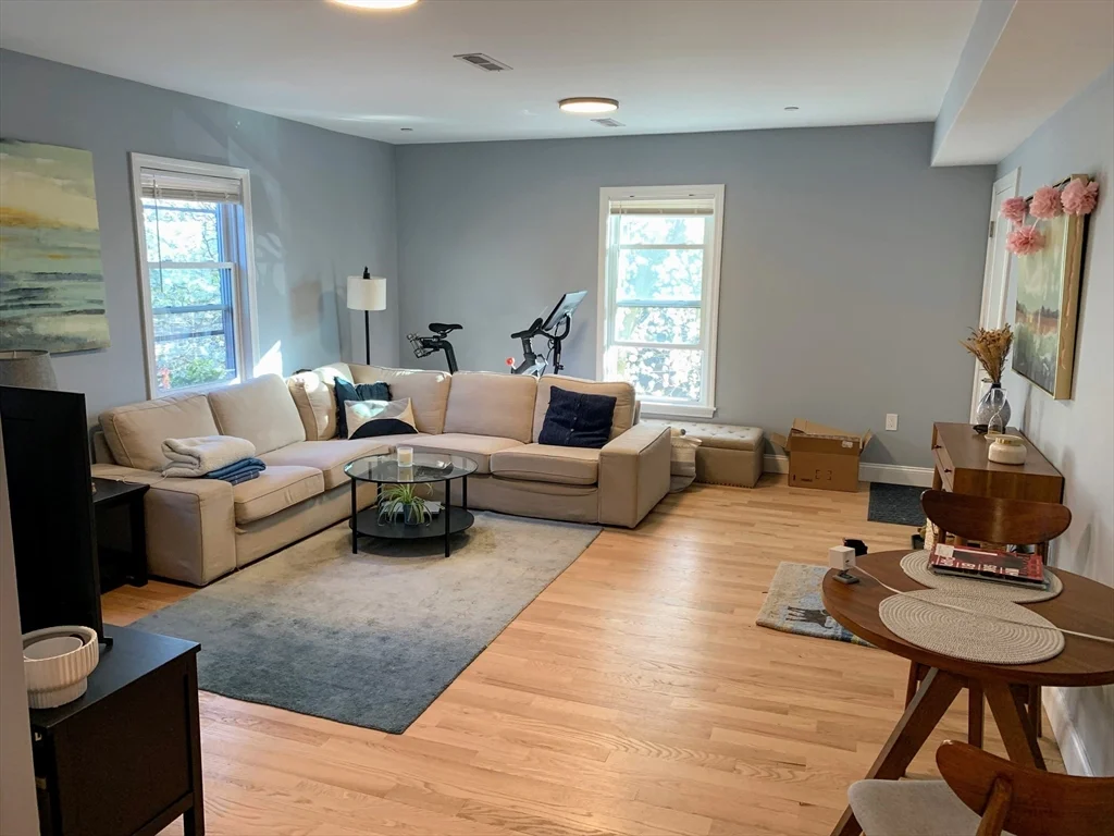 3 bed, 2 bath apartment for rent at 91 Munroe St Unit 2, Union Square — photo 1 of 15