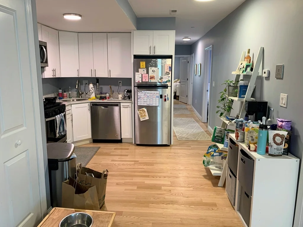 3 bed, 2 bath apartment for rent at 91 Munroe St Unit 2, Union Square — photo 5 of 15