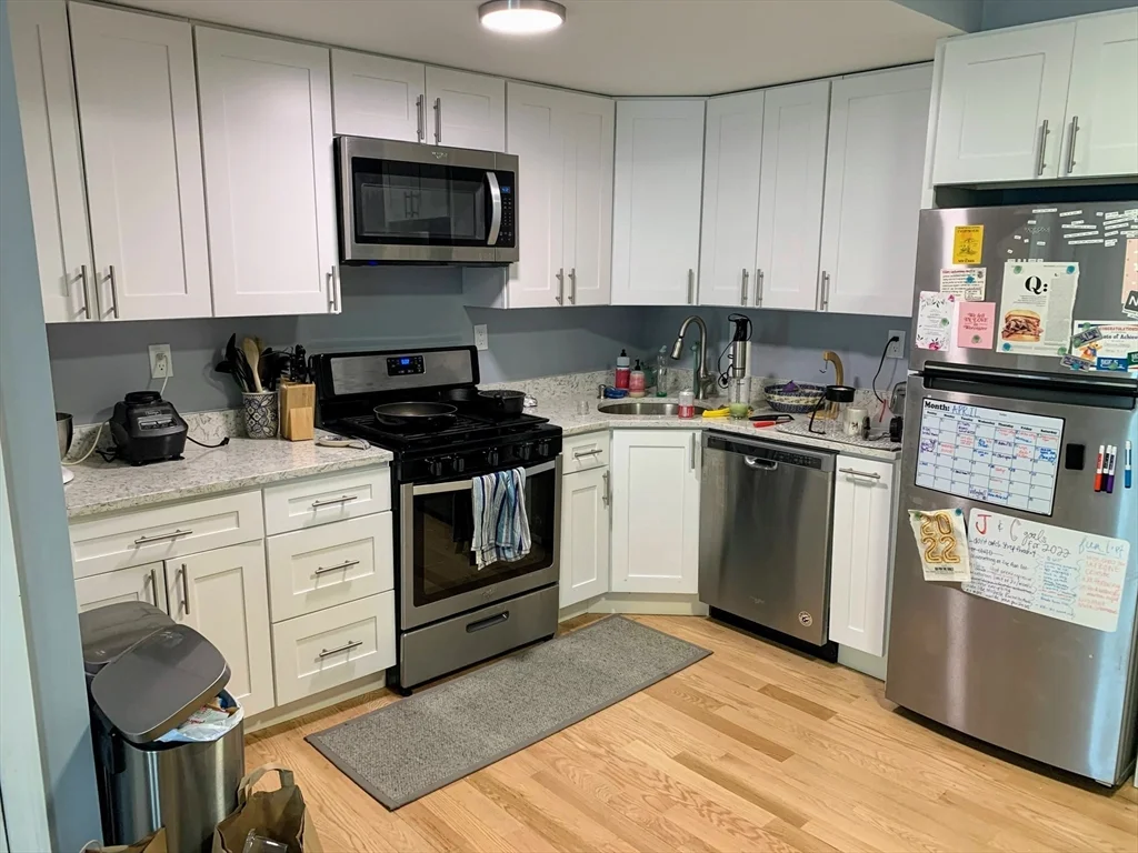 3 bed, 2 bath apartment for rent at 91 Munroe St Unit 2, Union Square — photo 4 of 15