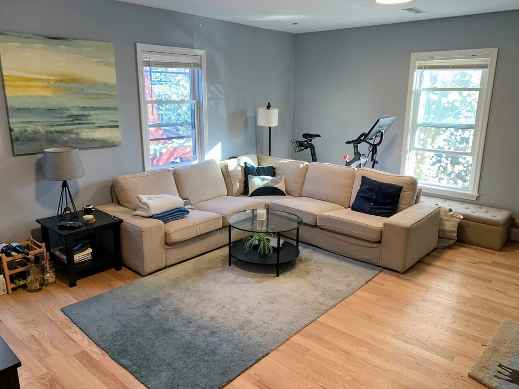 3 bed, 2 bath apartment for rent at 91 Munroe St Unit 2, Union Square — photo 3 of 15