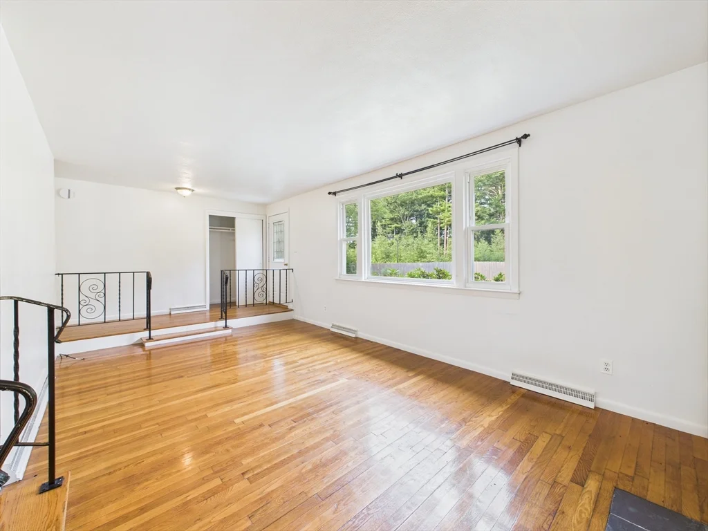 3 bed, 2 bath apartment for rent at 91 Old Post Rd, Sharon — photo 5 of 16