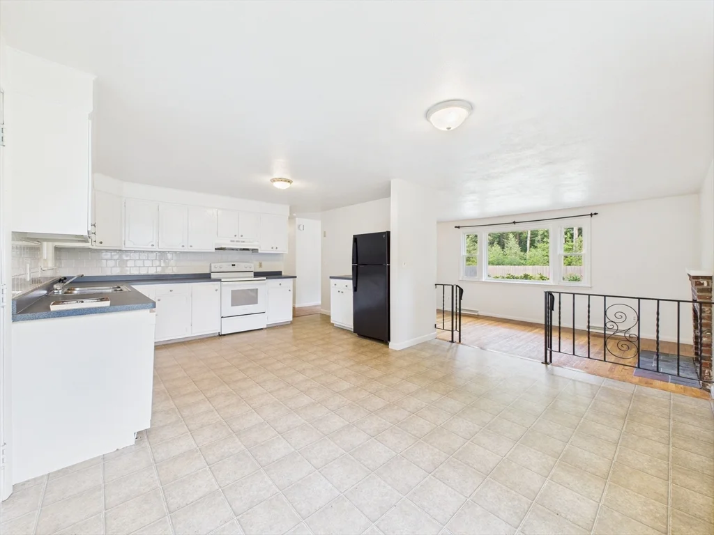 3 bed, 2 bath apartment for rent at 91 Old Post Rd, Sharon — photo 16 of 16
