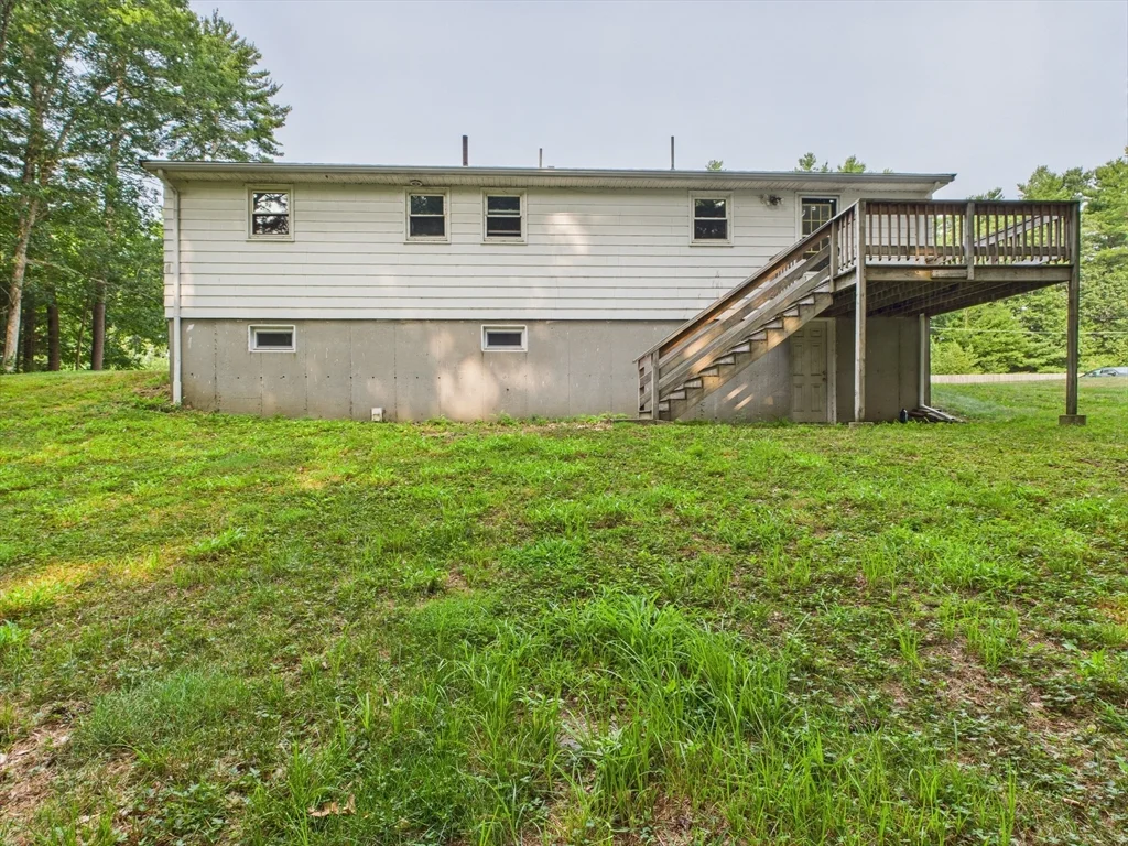 3 bed, 2 bath apartment for rent at 91 Old Post Rd, Sharon — photo 3 of 16