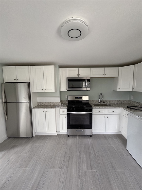 3 bed, 1 bath apartment for rent at 91 Pearl St Unit 2, Charlestown — photo 2 of 3