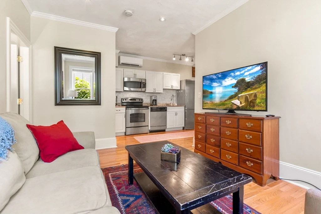 2 bed, 1 bath apartment for rent at 91 Perkins St Unit 4, East Somerville — photo 5 of 21