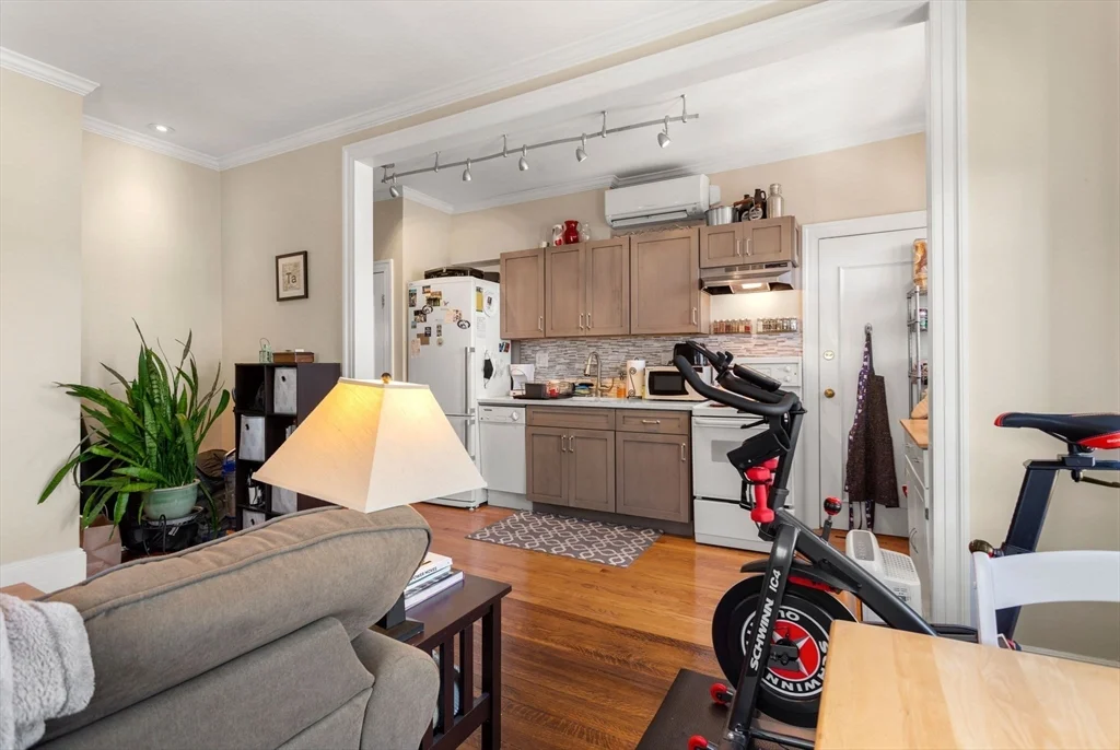 1 bed, 1 bath apartment for rent at 91 Perkins St Unit 7, East Somerville — photo 7 of 18