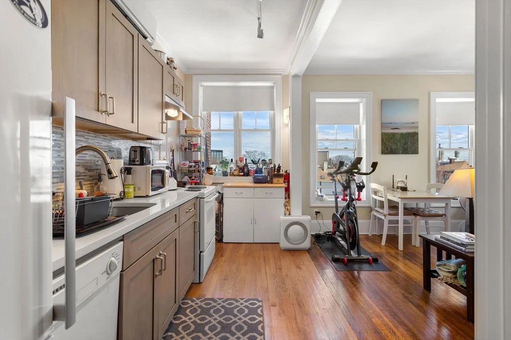 1 bed, 1 bath apartment for rent at 91 Perkins St Unit 7, East Somerville — photo 8 of 18