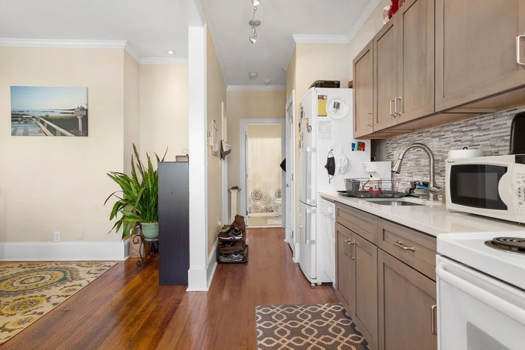 1 bed, 1 bath apartment for rent at 91 Perkins St Unit 7, East Somerville — photo 11 of 18