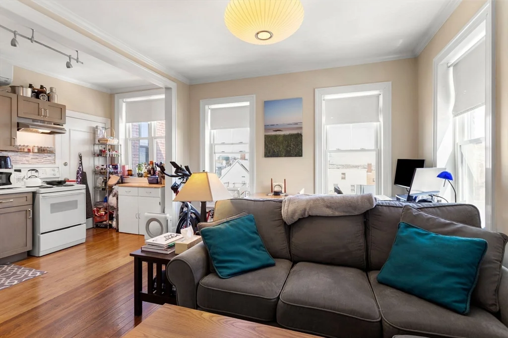 1 bed, 1 bath apartment for rent at 91 Perkins St Unit 7, East Somerville — photo 4 of 18