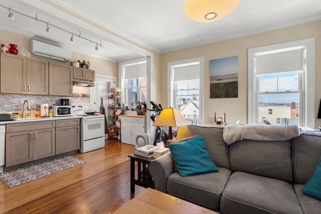 1 bed, 1 bath apartment for rent at 91 Perkins St Unit 7, East Somerville — photo 3 of 18