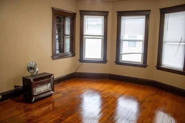 2 bed, 1 bath apartment for rent at 91 Perry Ave Unit 3, Worcester — photo 3 of 6