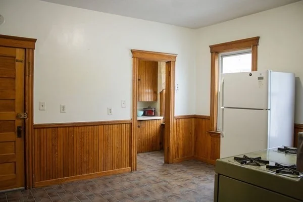 2 bed, 1 bath apartment for rent at 91 Perry Ave Unit 3, Worcester — photo 6 of 6