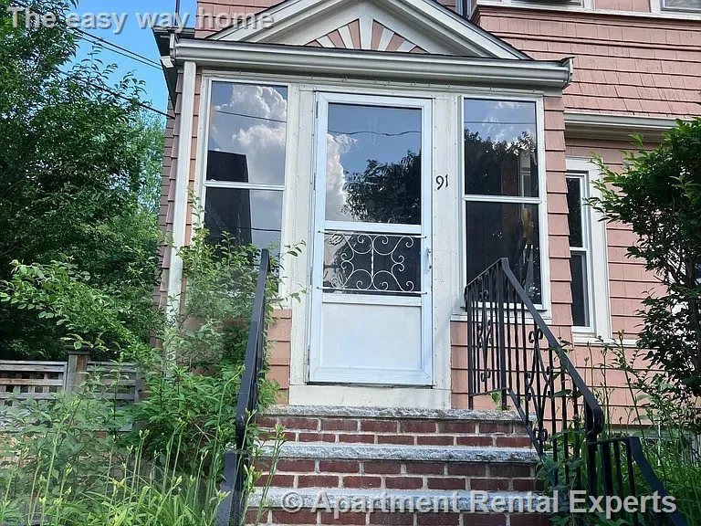 4 bed, 1 bath apartment for rent at 91 Porter St Unit 2, Spring Hill — photo 8 of 9