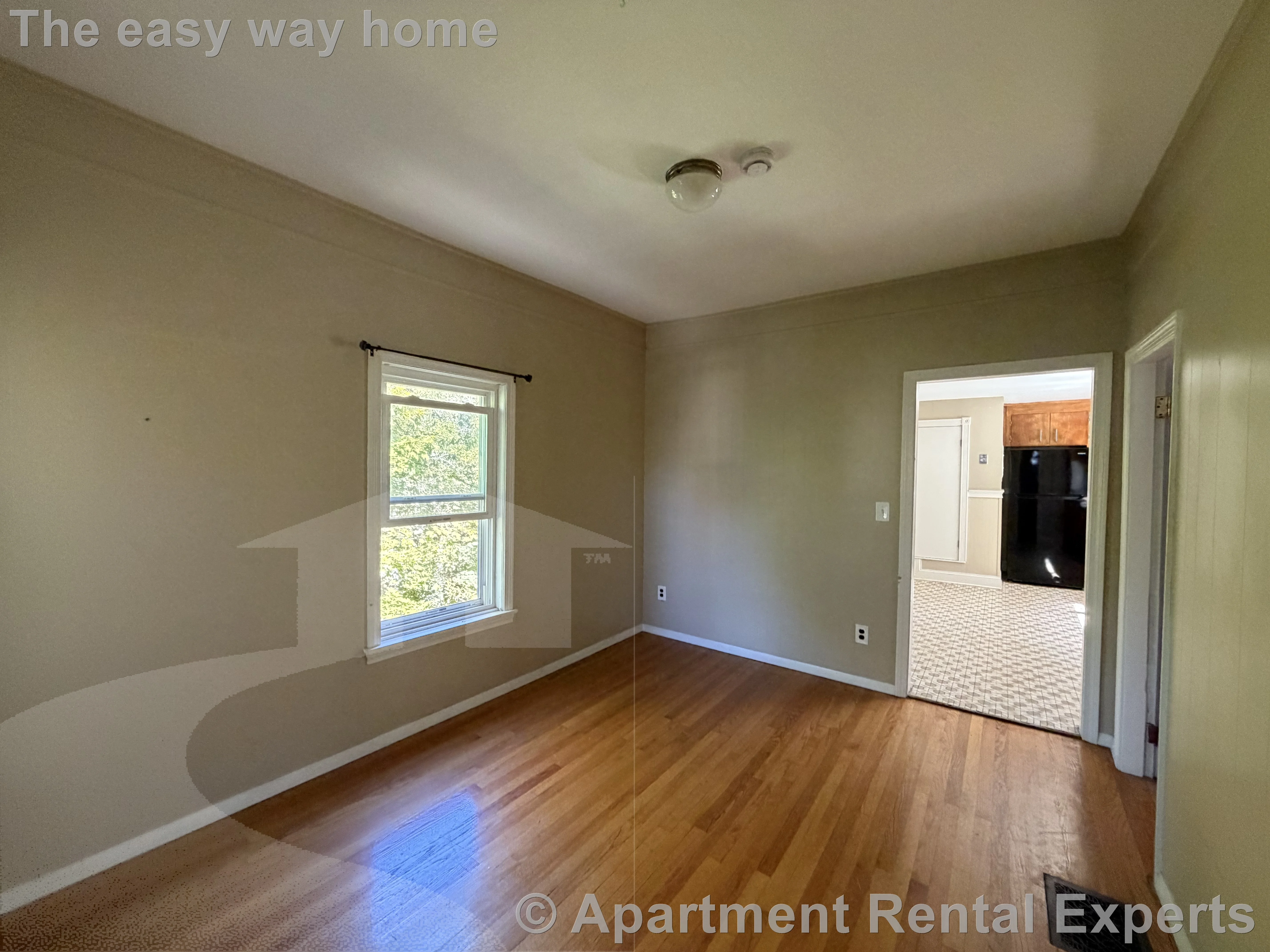 3 bed, 1 bath apartment for rent at 91 Porter St Unit 2, Spring Hill — photo 3 of 14