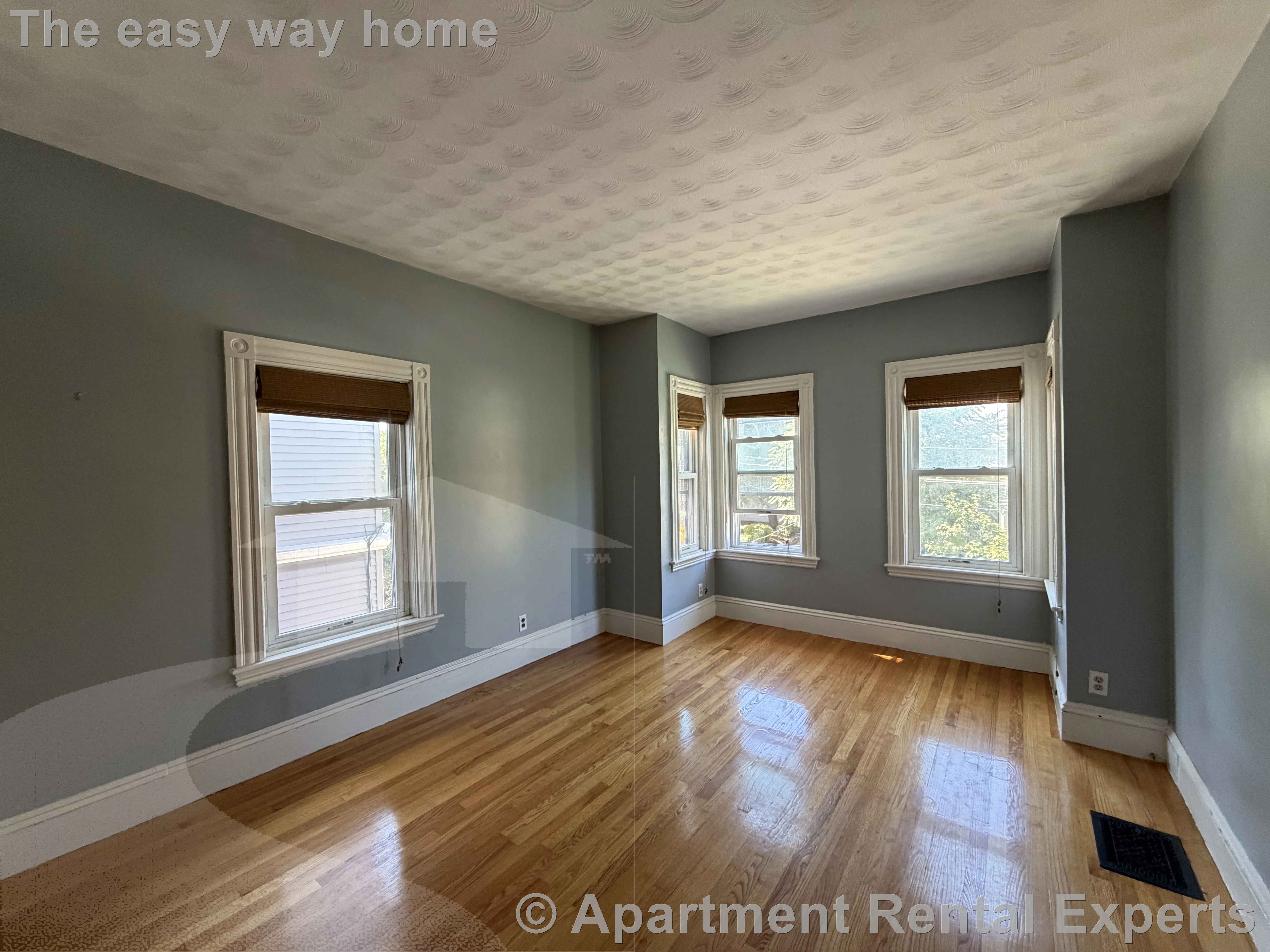 3 bed, 1 bath apartment for rent at 91 Porter St Unit 2, Spring Hill — photo 5 of 14