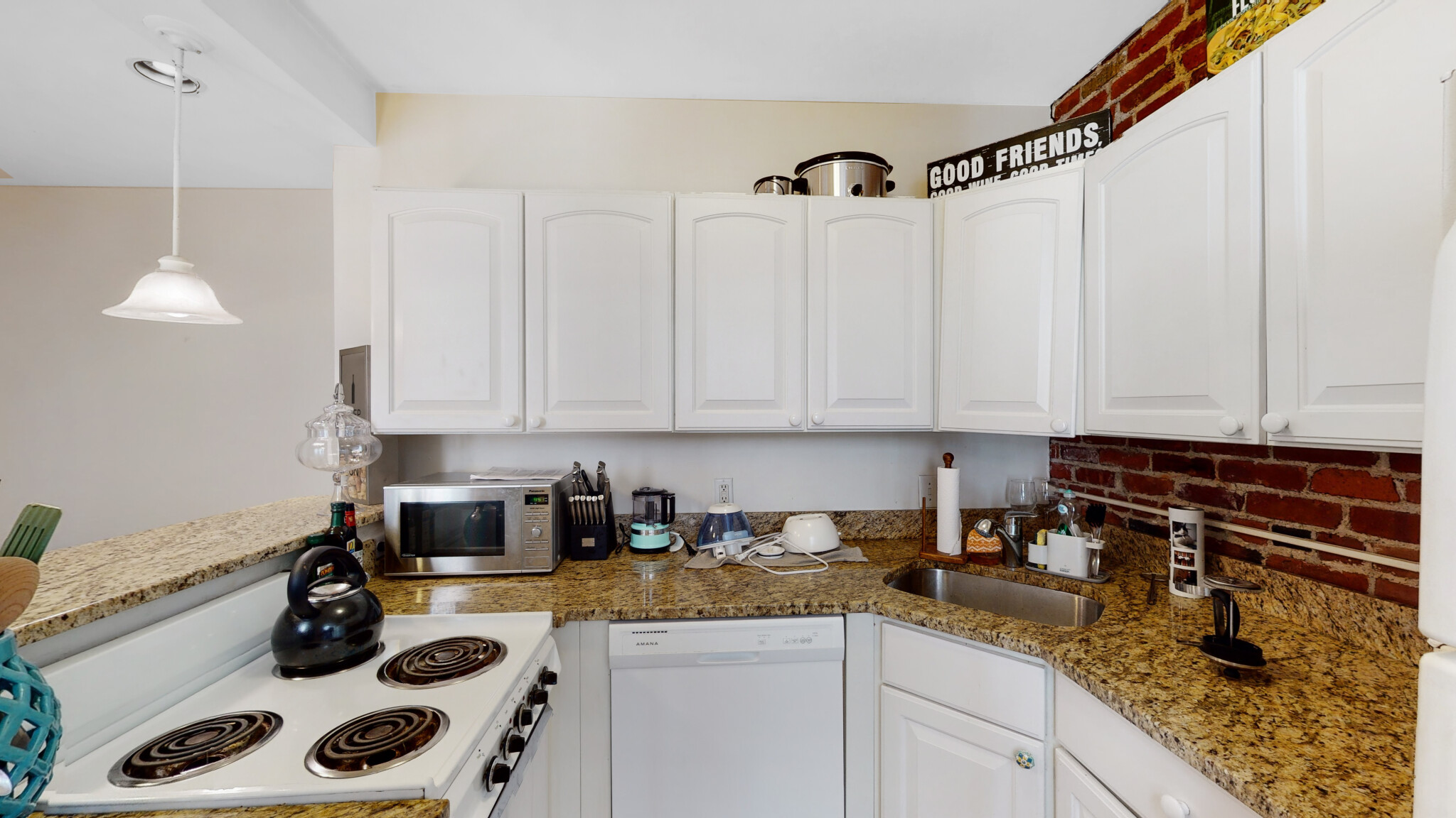 3 bed, 2 bath apartment for rent at 91 Prince St Unit 21, North End — photo 4 of 17