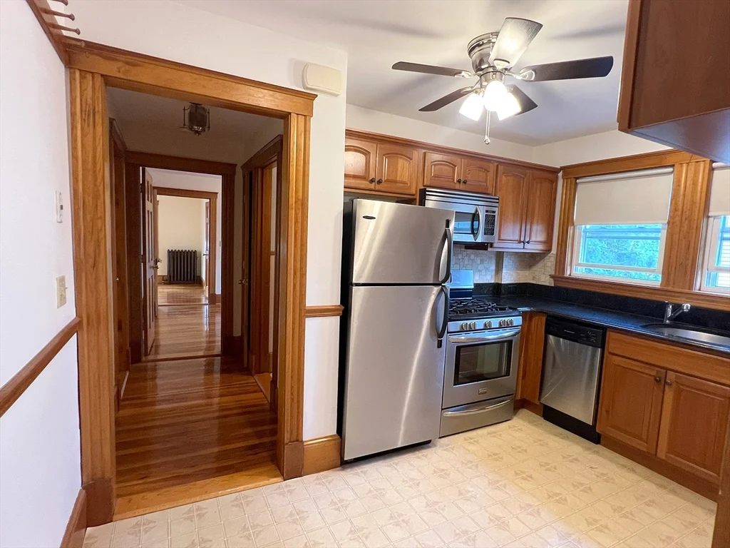 1 bed, 1 bath apartment for rent at 91 Russell St Unit 1, Quincy — photo 5 of 11