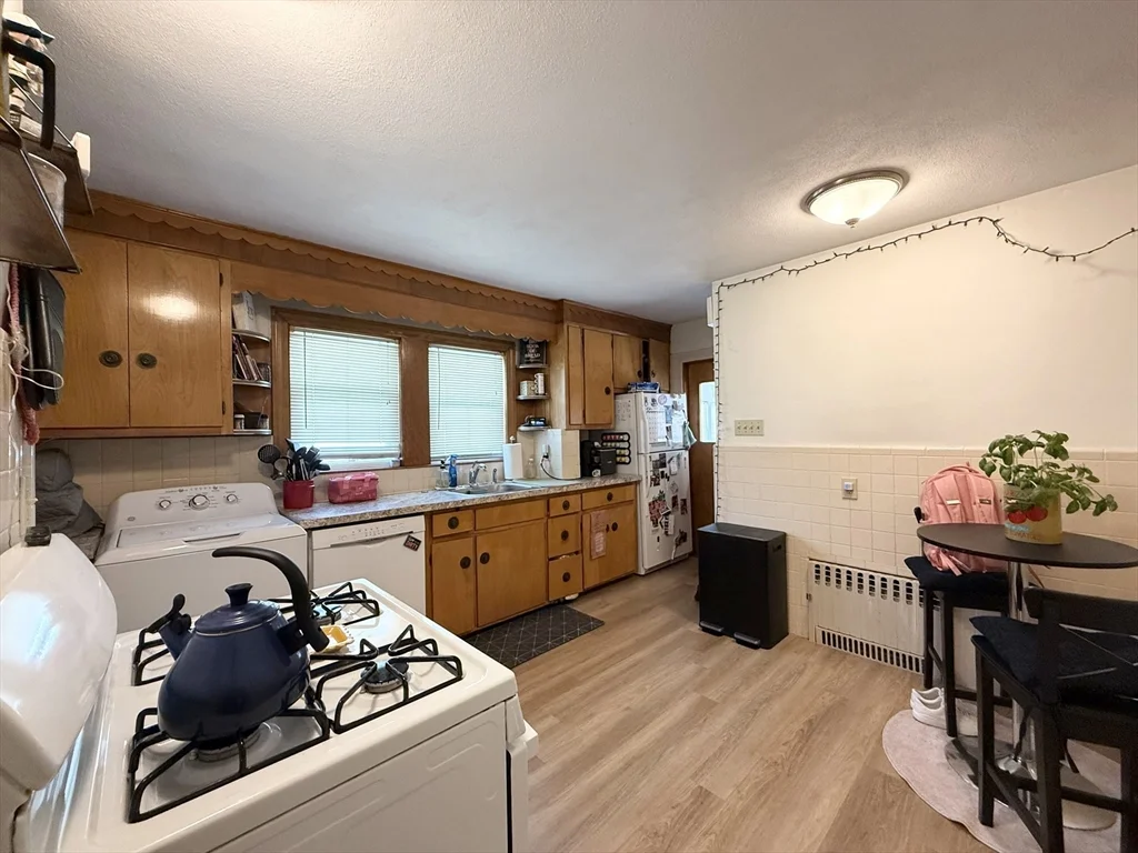3 bed, 1 bath apartment for rent at 91 Shore Dr Unit 2, Ten Hills — photo 11 of 23
