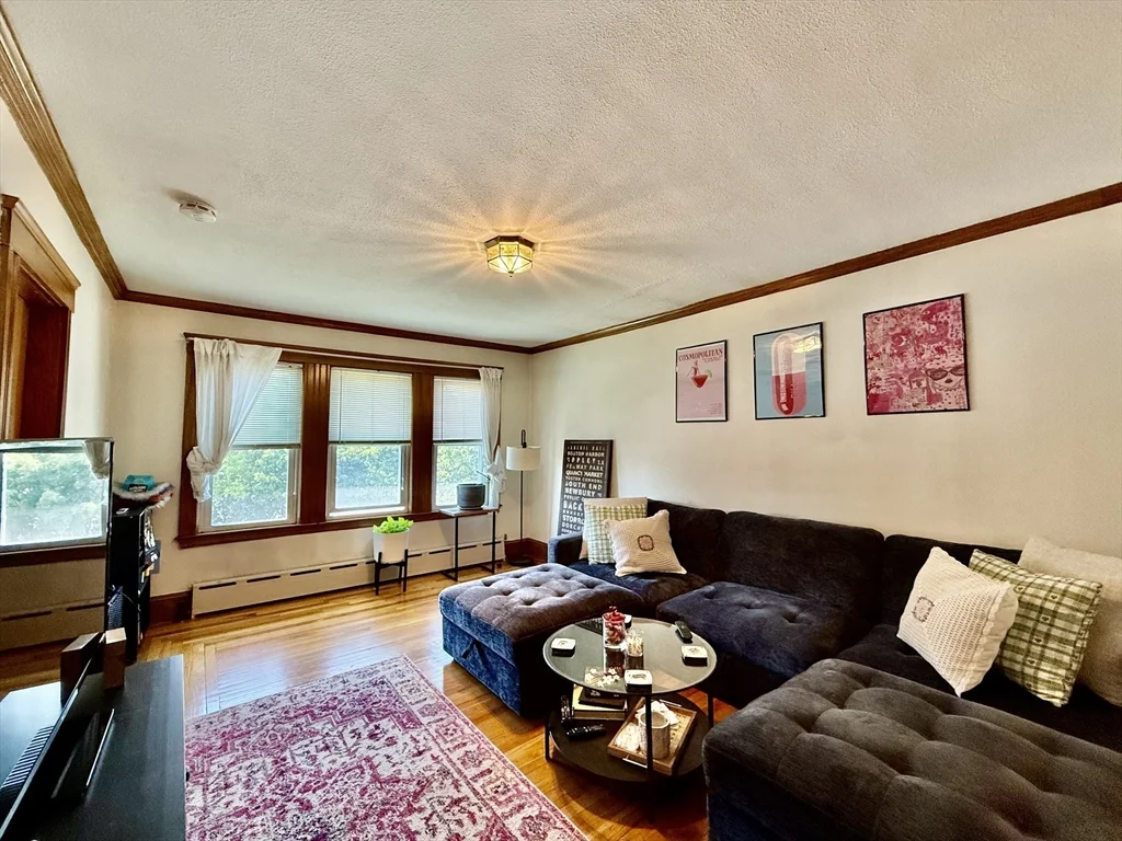 3 bed, 1 bath apartment for rent at 91 Shore Dr Unit 2, Ten Hills — photo 3 of 23