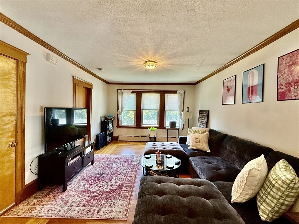 3 bed, 1 bath apartment for rent at 91 Shore Dr Unit 2, Ten Hills — photo 4 of 23