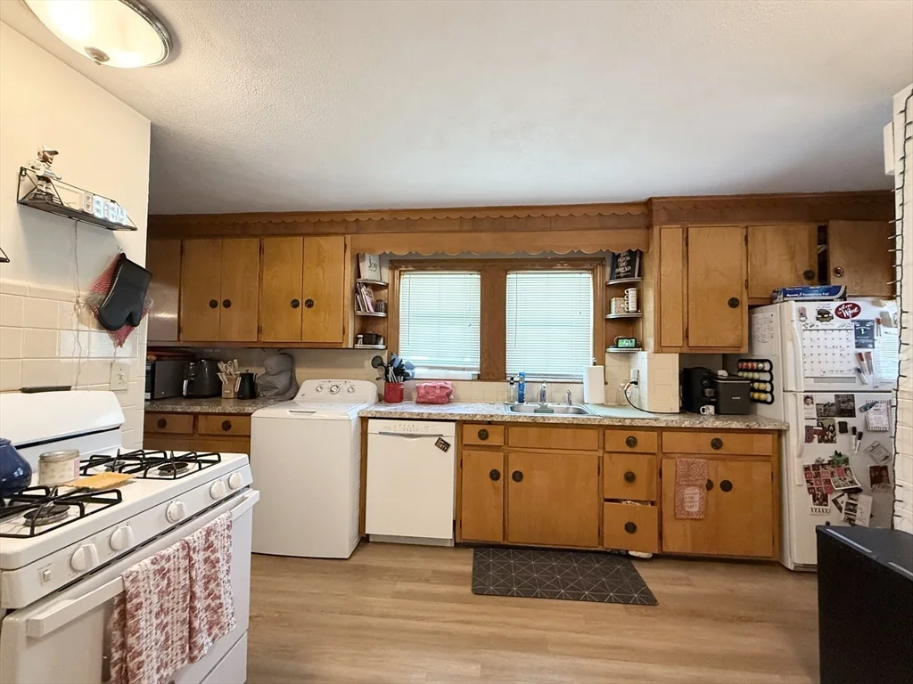 3 bed, 1 bath apartment for rent at 91 Shore Dr Unit 2, Ten Hills — photo 12 of 23