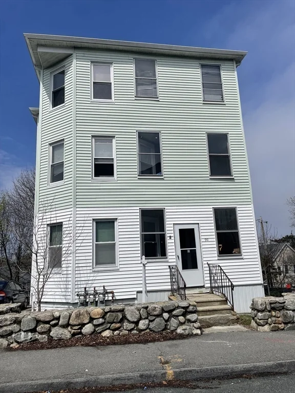 2 bed, 1 bath apartment for rent at 91 Stanton St Unit 3, Worcester — photo 10 of 10