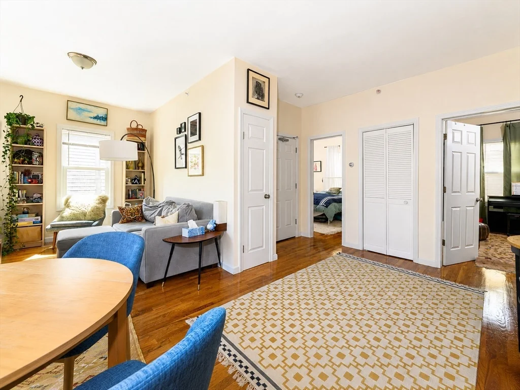 2 bed, 1 bath apartment for rent at 91 Tremont Unit 1, Inman Square — photo 3 of 9