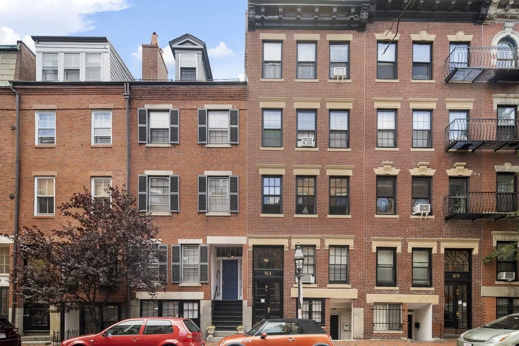 Studio bed, 1 bath apartment for rent at 91 W Cedar St Unit 1, Beacon Hill — photo 2 of 19
